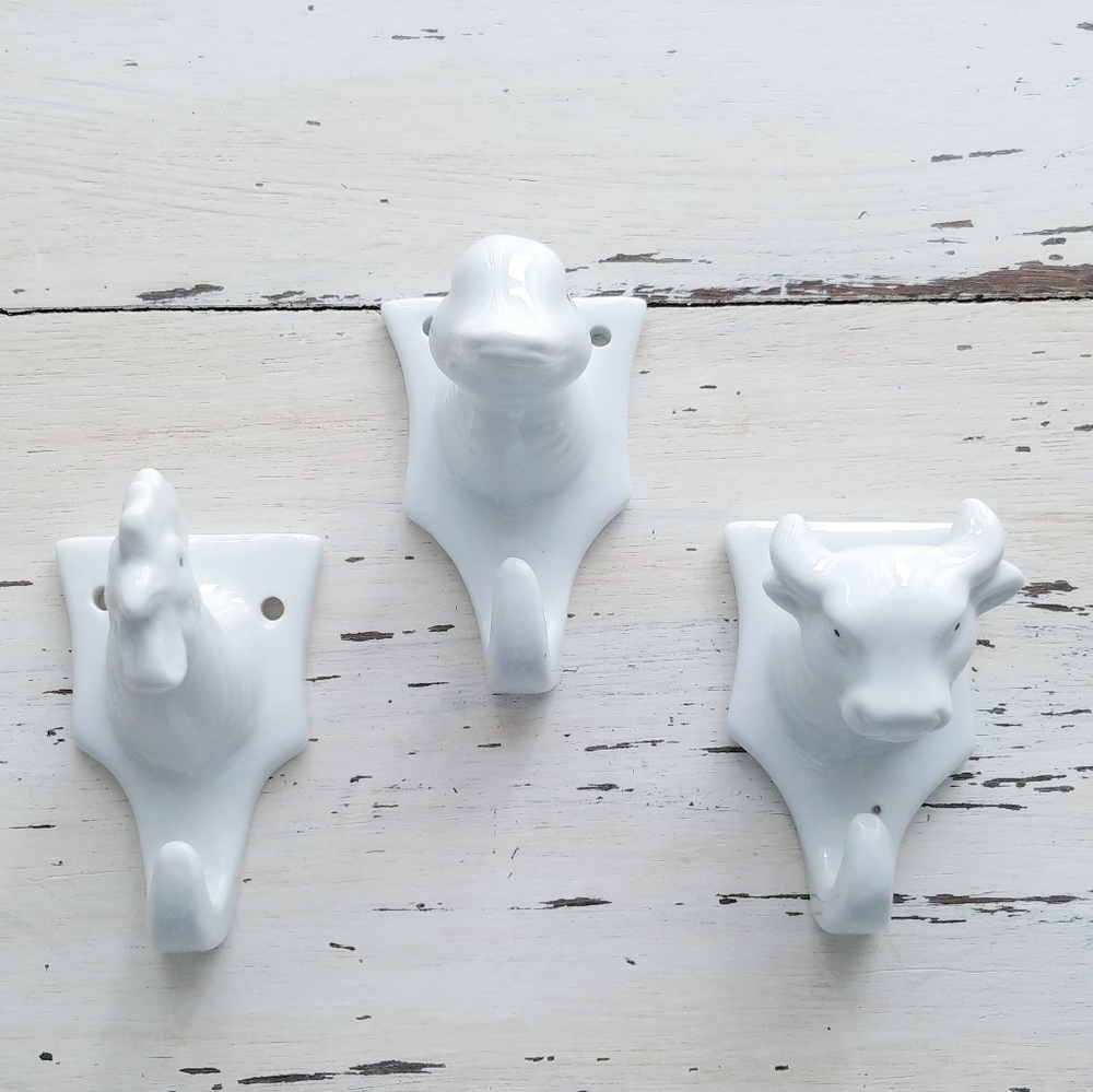 Farmhouse Porcelain Barnyard Friends Hooks